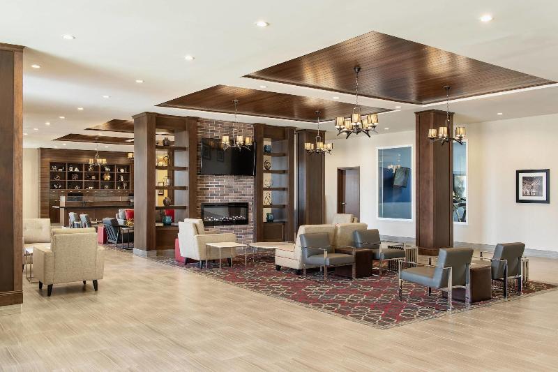 فندق Four Points By Sheraton Grande Prairie
