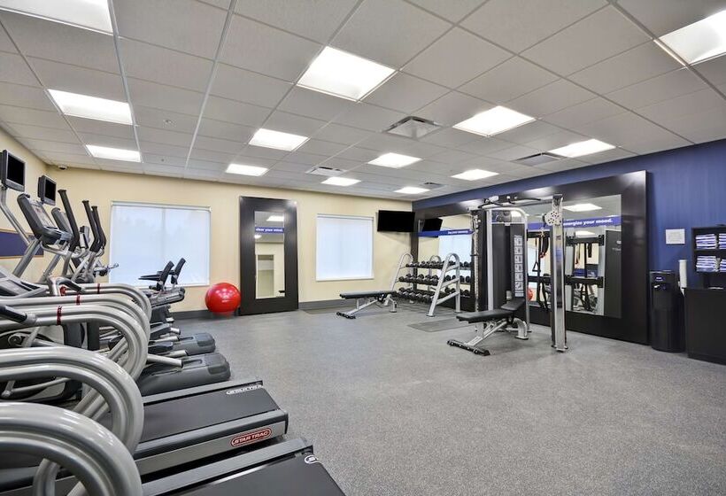 בית מלון כפרי Hampton Inn Livonia Detroit