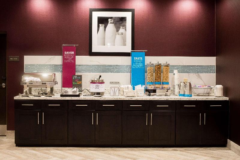 هتل Hampton Inn & Suites By Hilton Warrington Horsham
