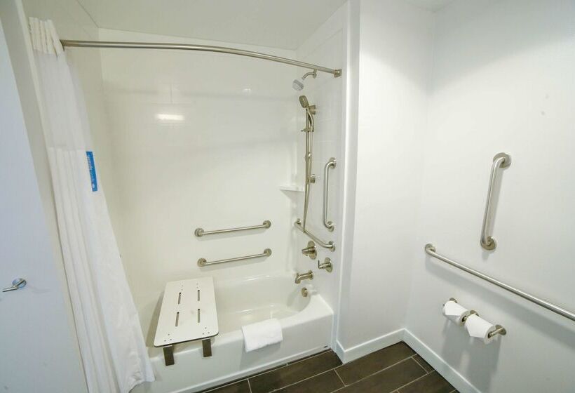 酒店 Hampton Inn & Suites Forest City