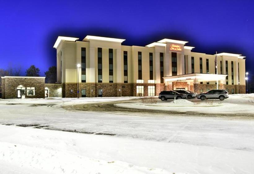 Отель Hampton Inn & Suites Menomonie Uw Stout