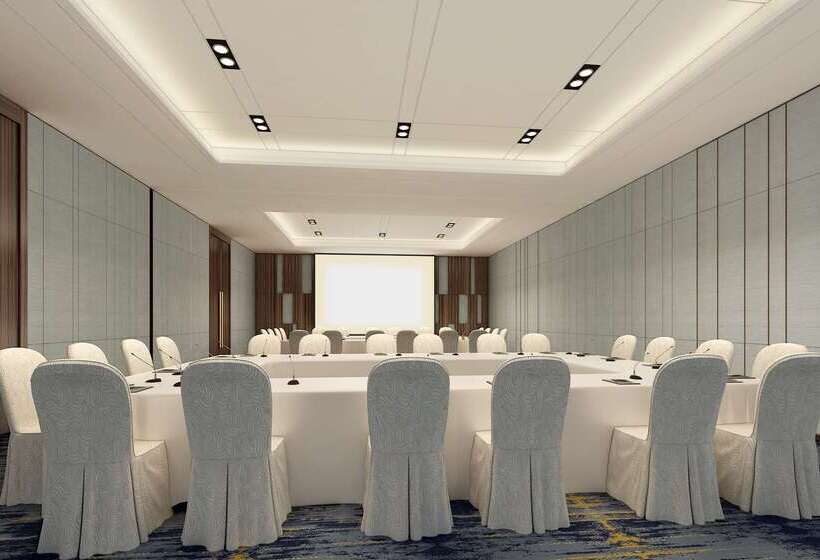 Отель Hilton Garden Inn Shiyan