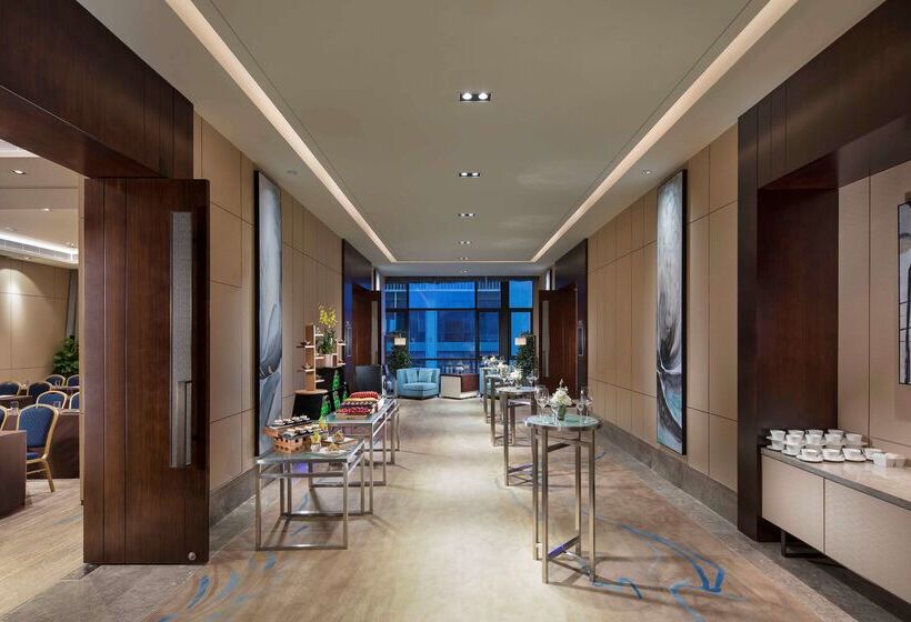 Отель Hilton Garden Inn Shiyan