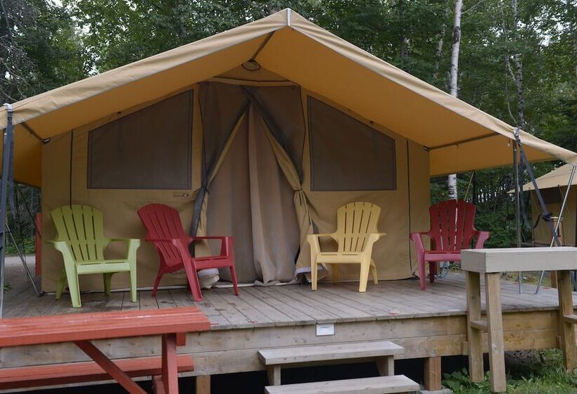 בית מלון כפרי Les Prets A Camper Du Camping Tadoussac