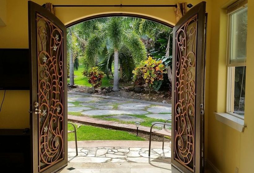 بنسيون Oceanfront Legacy