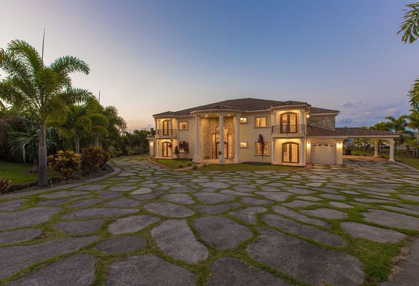 بنسيون Oceanfront Legacy