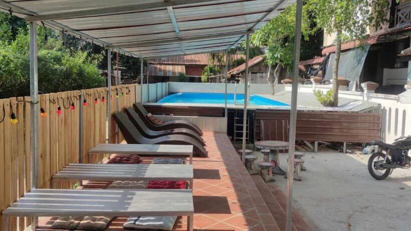 Vongprachan Backpackers Hostel
