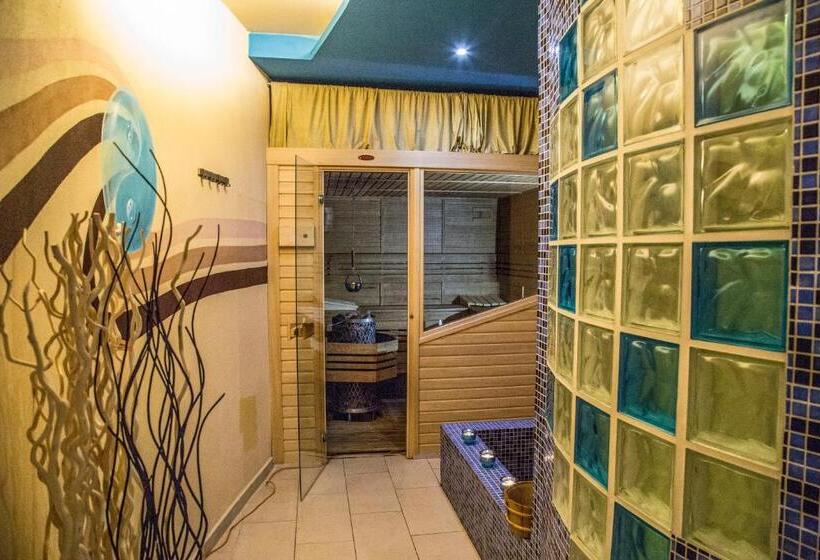 هتل Centrum Harrachov