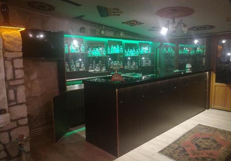هتل Fosil Cave