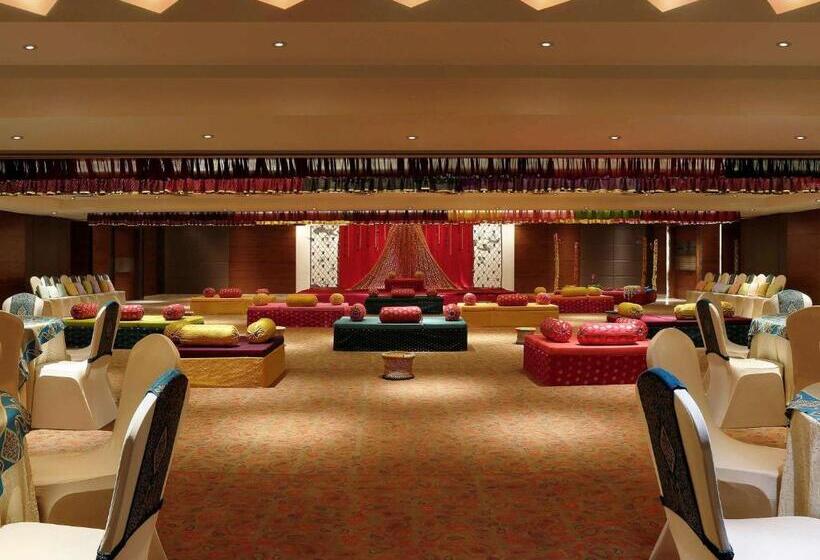 호텔 Grand Mercure Vadodara Surya Palace