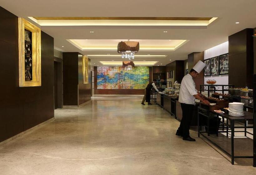 호텔 Grand Mercure Vadodara Surya Palace