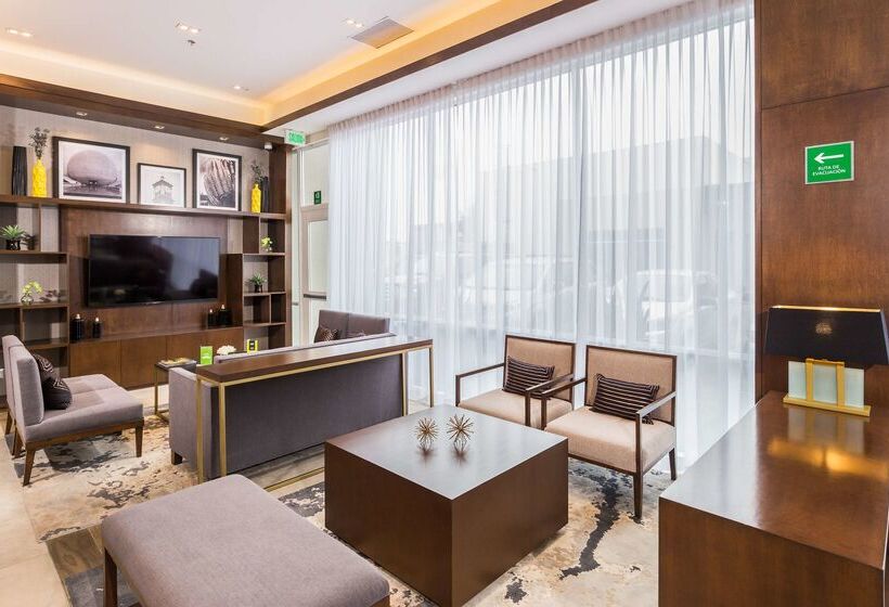 فندق Hampton Inn By Hilton Tijuana