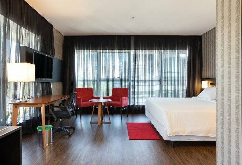 فندق Hilton Garden Inn Itajai Praia Brava