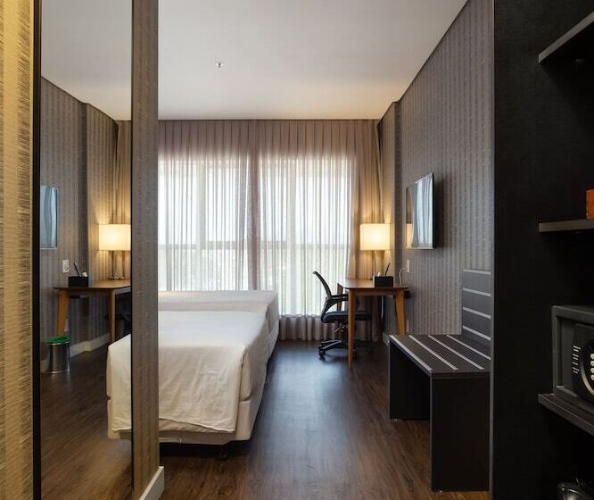 فندق Hilton Garden Inn Itajai Praia Brava