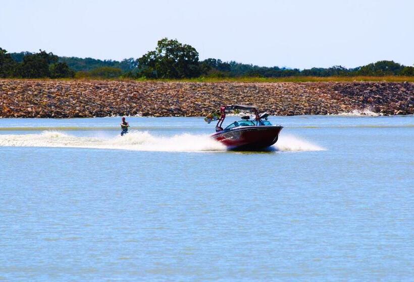 هتل Holiday Inn Express & Suites Bryan   College Station, An Ihg