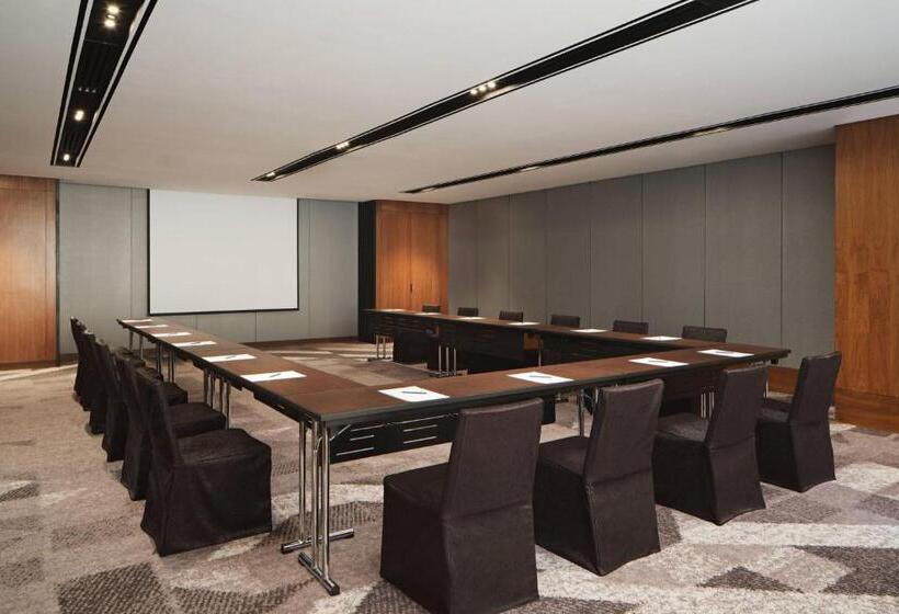 هتل Le Meridien Petaling Jaya