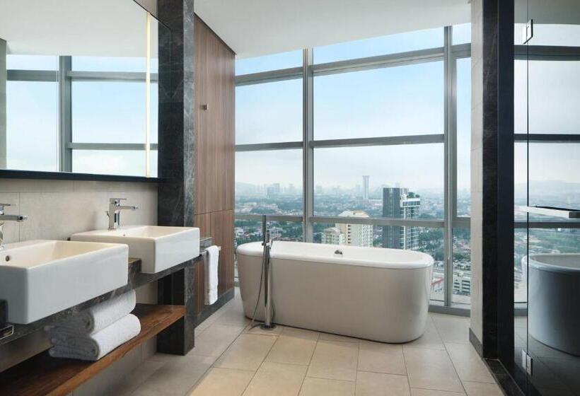هتل Le Meridien Petaling Jaya