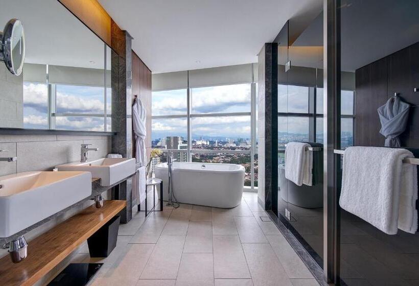 هتل Le Meridien Petaling Jaya