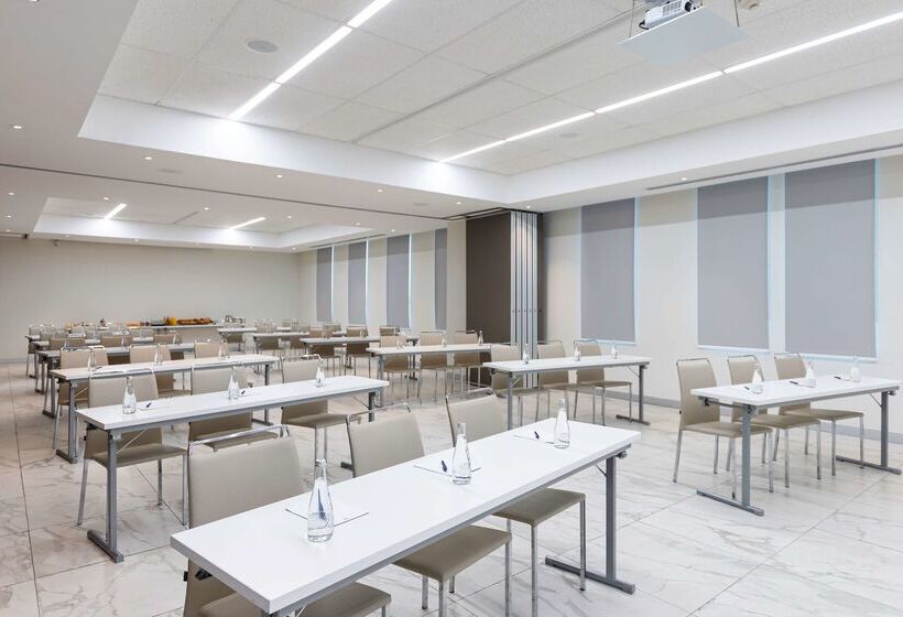 호텔 NH Monterrey La Fe