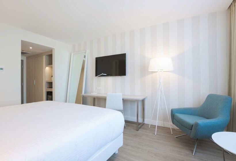 호텔 NH Monterrey La Fe