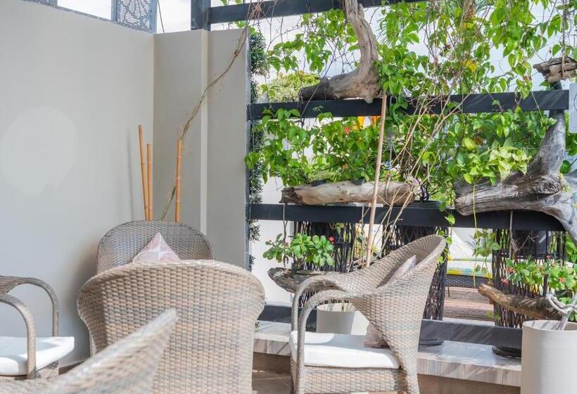 هتل Perla Suite Santa Marta