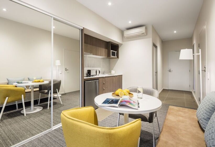 Отель Quest Eight Mile Plains