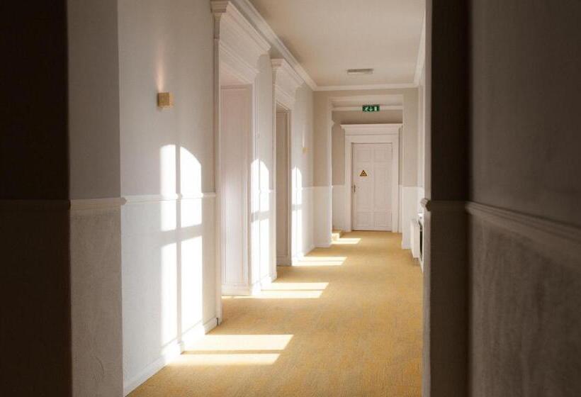 Отель Schloss Neetzow