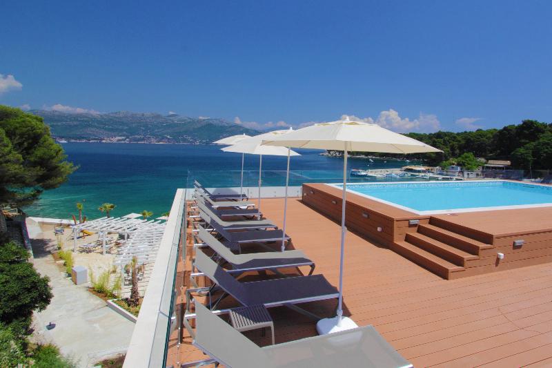 Kalamota Beach House