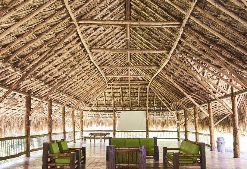 استراحتگاه Hacienda Combia