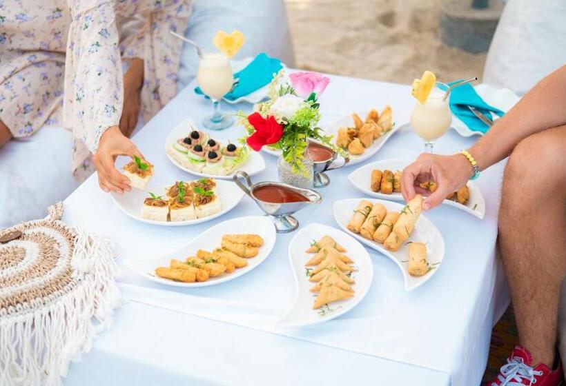 Villa Almarik Resort