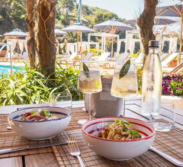 هتل Approdo Resort Thalasso Spa