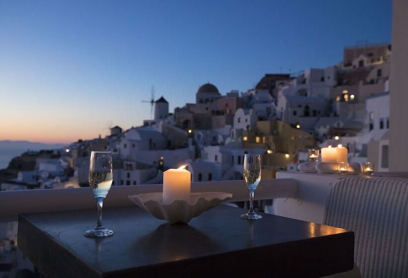 هتل Art Maisons Oia Castle