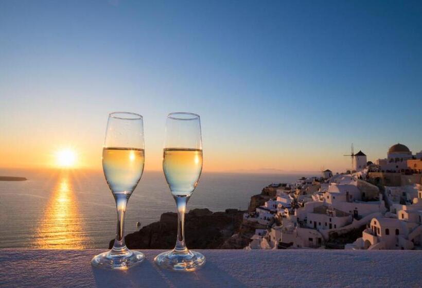 هتل Art Maisons Oia Castle