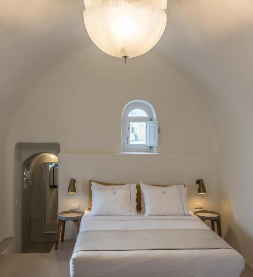 هتل Art Maisons Oia Castle