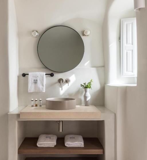 هتل Art Maisons Oia Castle