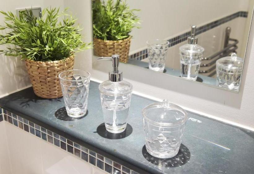 Fotos del hotel Borough Apartments:  13