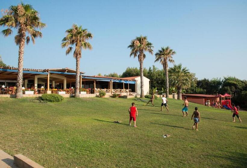 호텔 Fournia Village