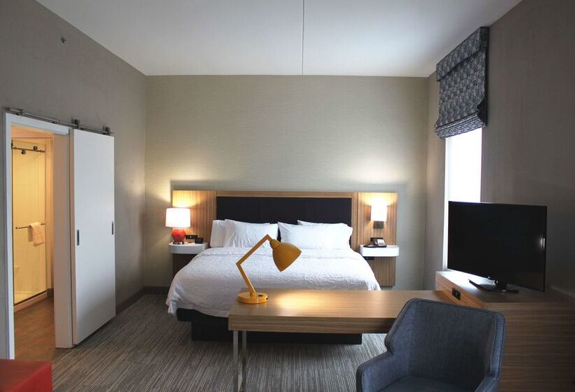 Отель Hampton Inn By Hilton Forsyth
