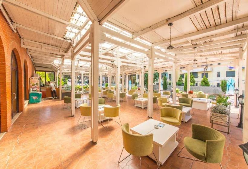 فندق Kolaveri Resort