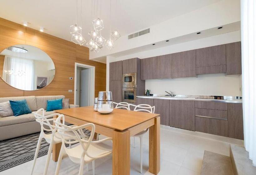 هتل Metropol Ceccarini Suite   Luxury Apartments