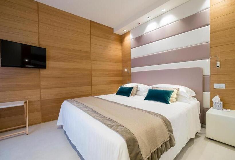 هتل Metropol Ceccarini Suite   Luxury Apartments