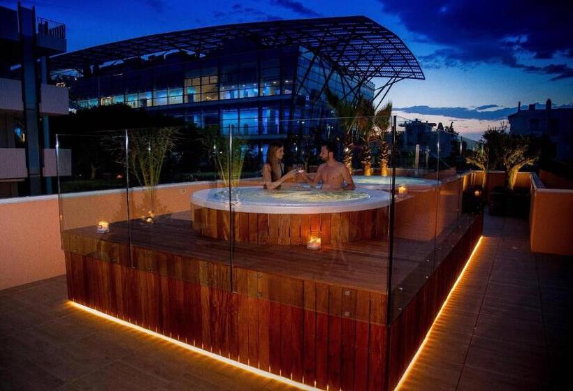 هتل Metropol Ceccarini Suite   Luxury Apartments