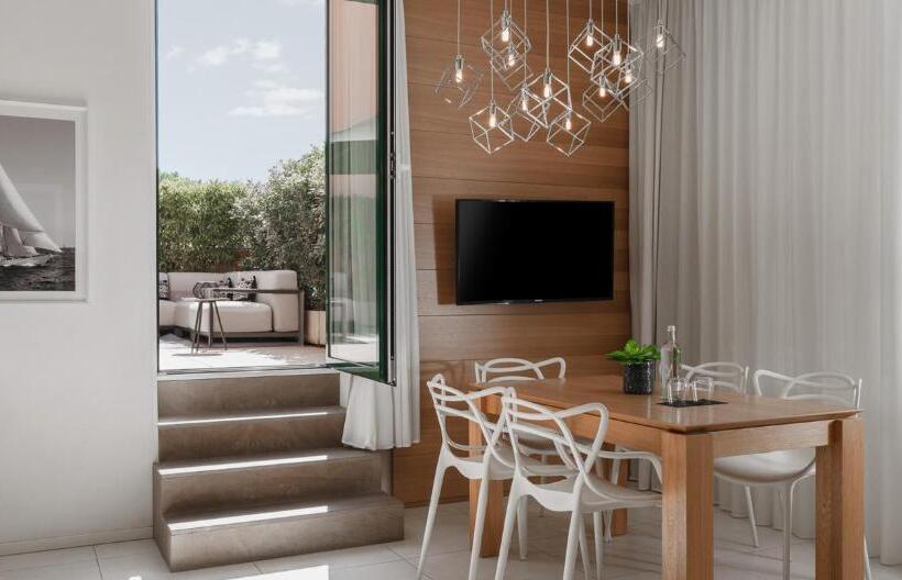 هتل Metropol Ceccarini Suite   Luxury Apartments