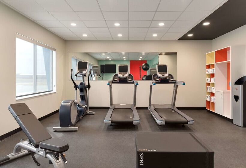 هتل Tru By Hilton Cedar Rapids Westdale