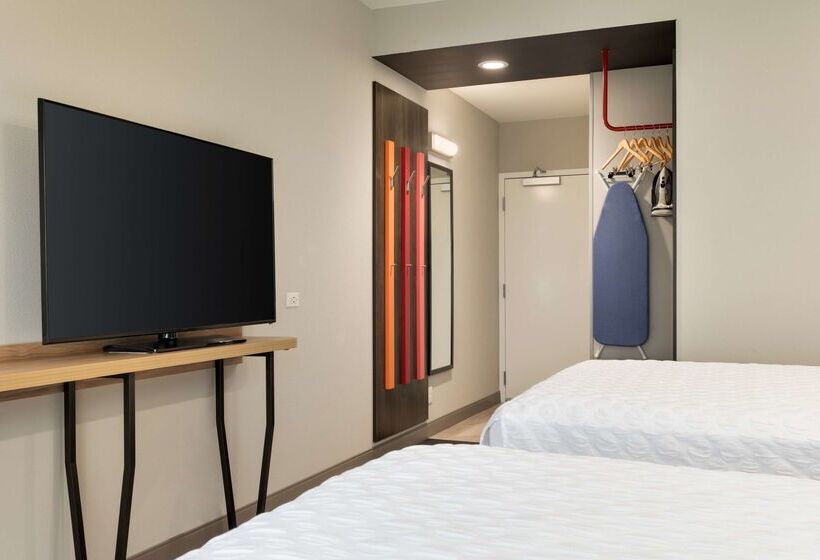 هتل Tru By Hilton Cedar Rapids Westdale