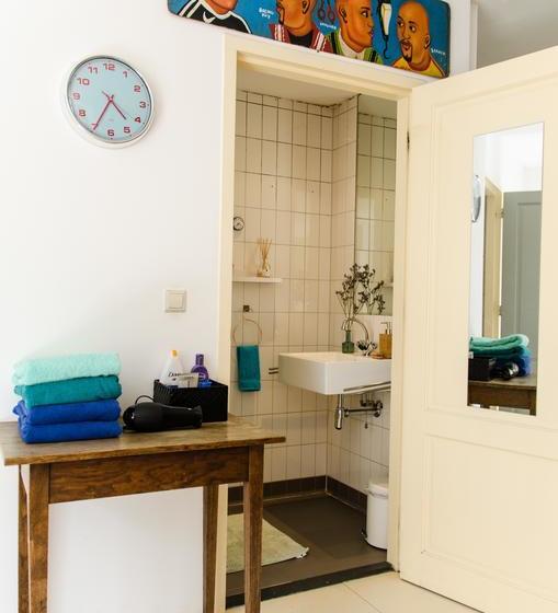 مبيت وإفطار The One Roomed Guesthouse