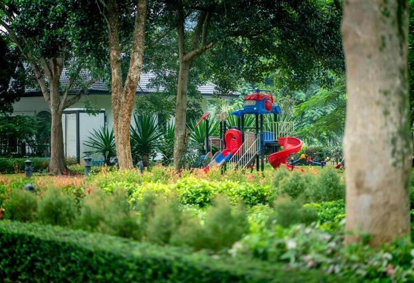 Diamond Hill Resort