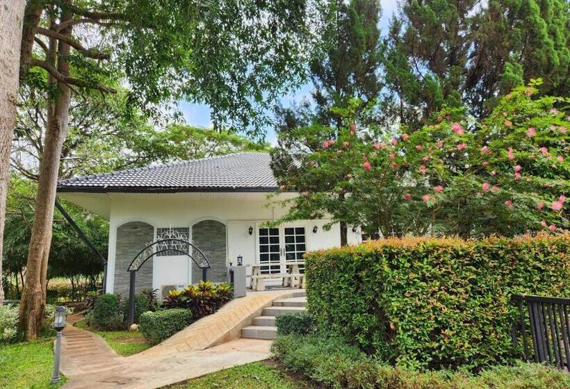 Diamond Hill Resort