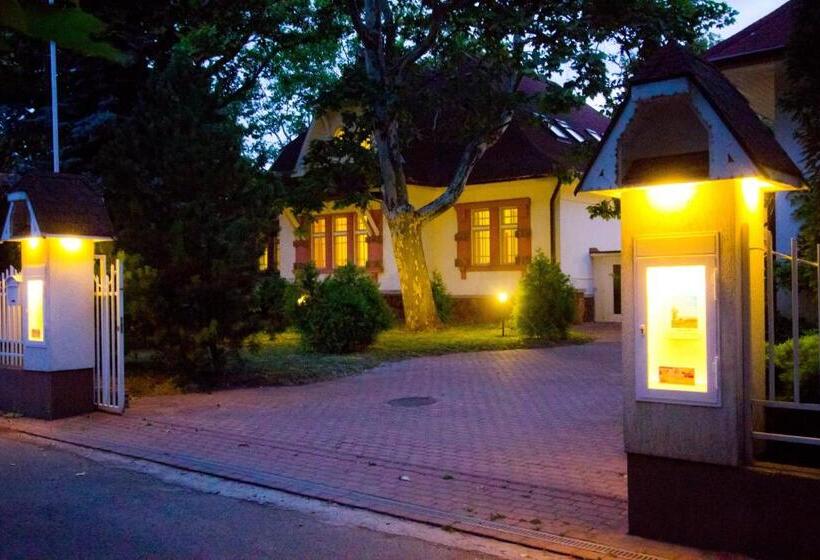 Отель Partvilla Balatonboglar