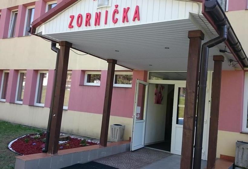 هتل Penzion Zornicka